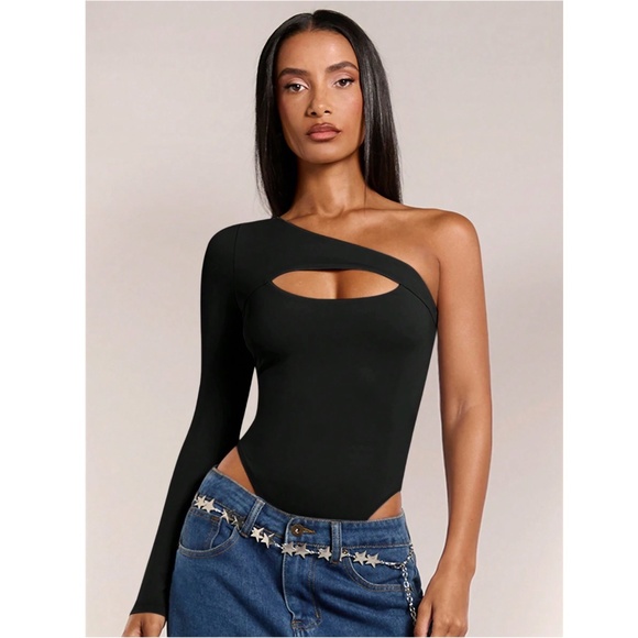 Black One Shoulder Long Sleeve Keyhole Slim Bodysuit - Picture 3 of 7